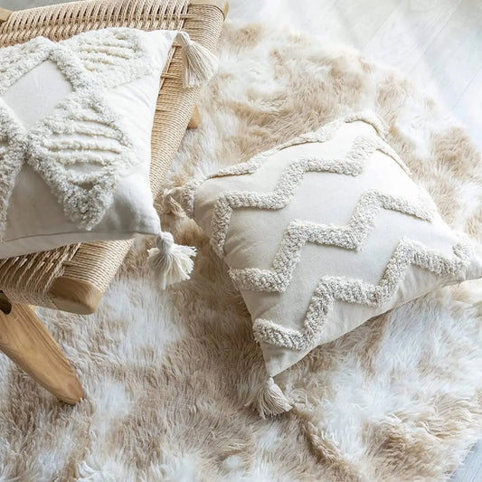 BLOG Neutral Layering pillows and blankets
